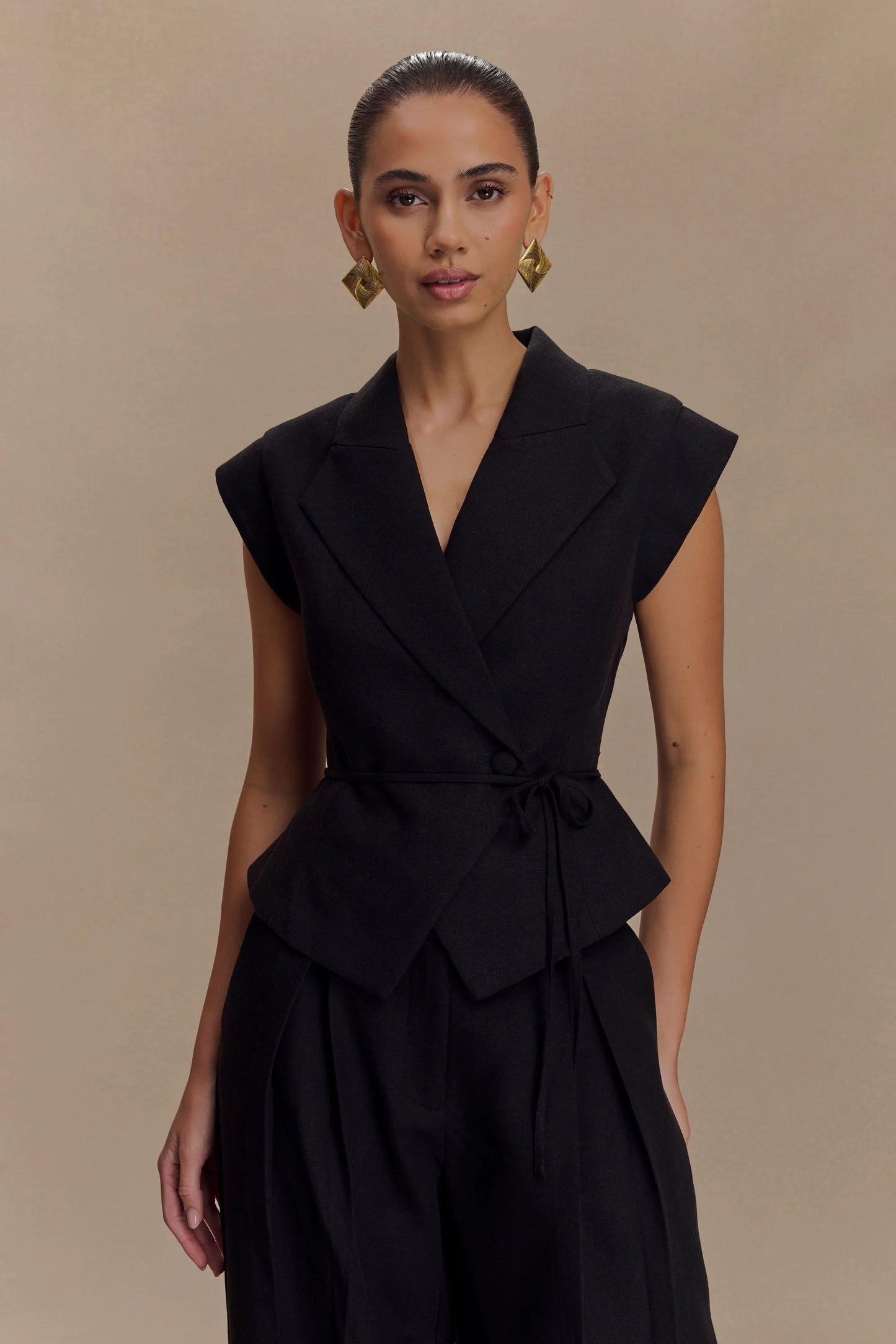 Andina Shortsleeve Linen Top Black