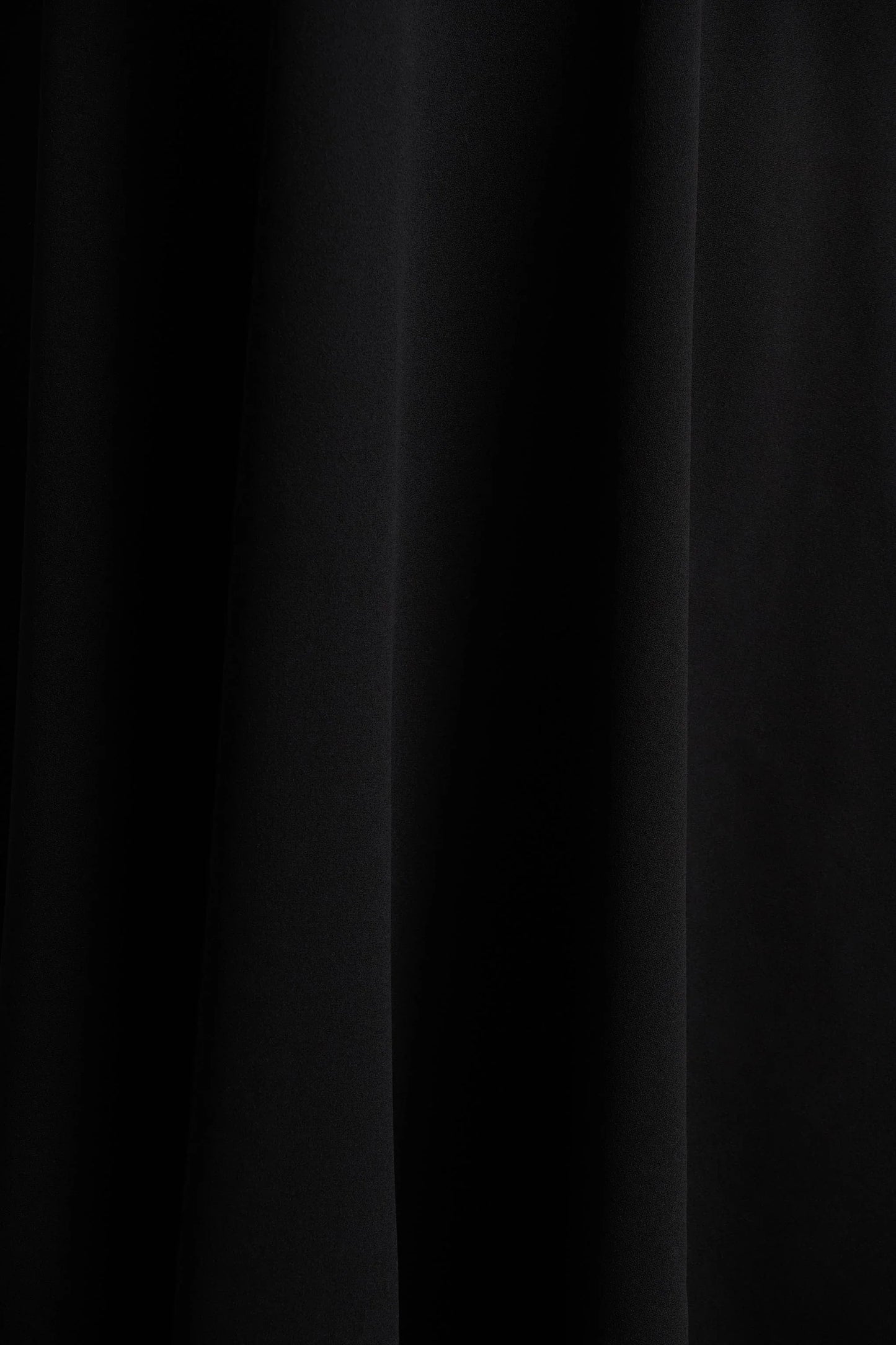 Andromeda Black Sweetheart Neck Midi Dress