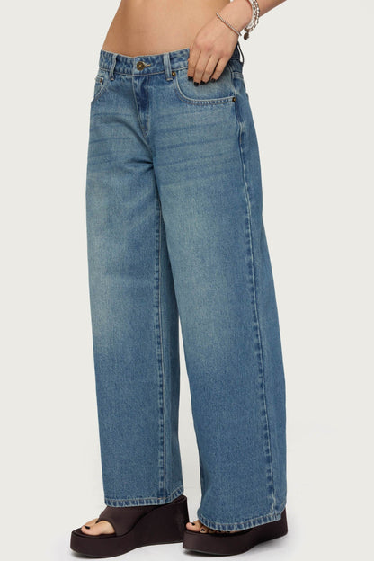 Petite Vyxen Vintage Washed Low Rise Baggy Jeans