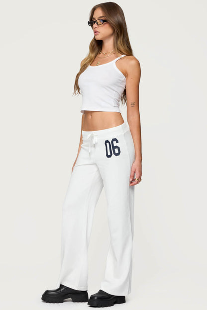 06 Sweatpants