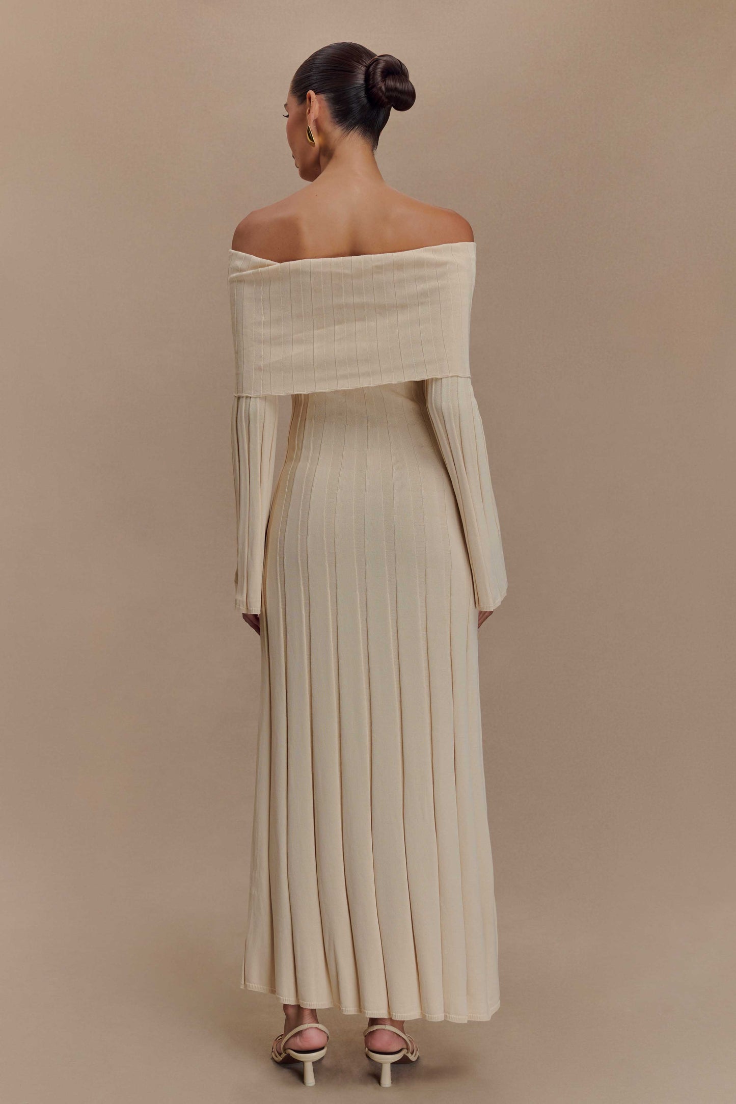 Alonza Long Sleeve Knit Midi Dress Cream